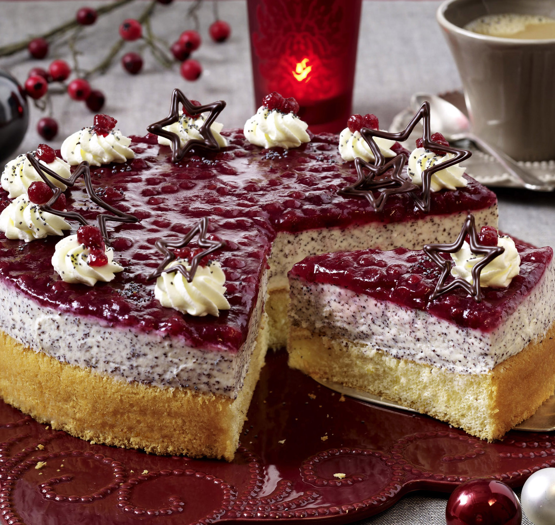 Mohn-Preiselbeer-Torte
