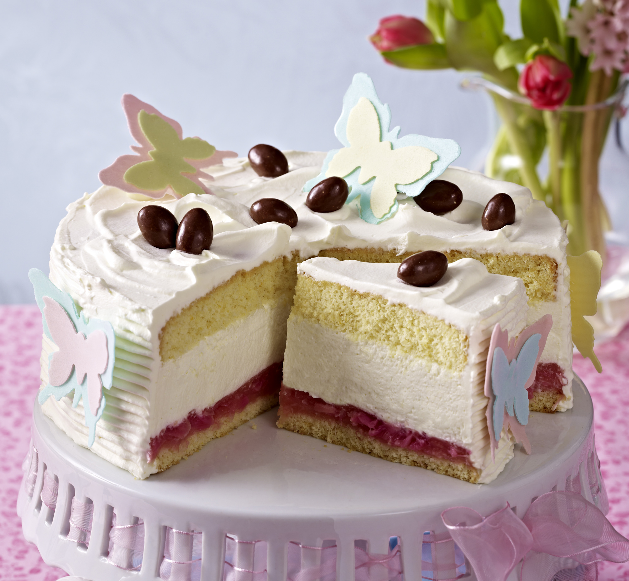 Ostertorte mit Rhabarberkompott