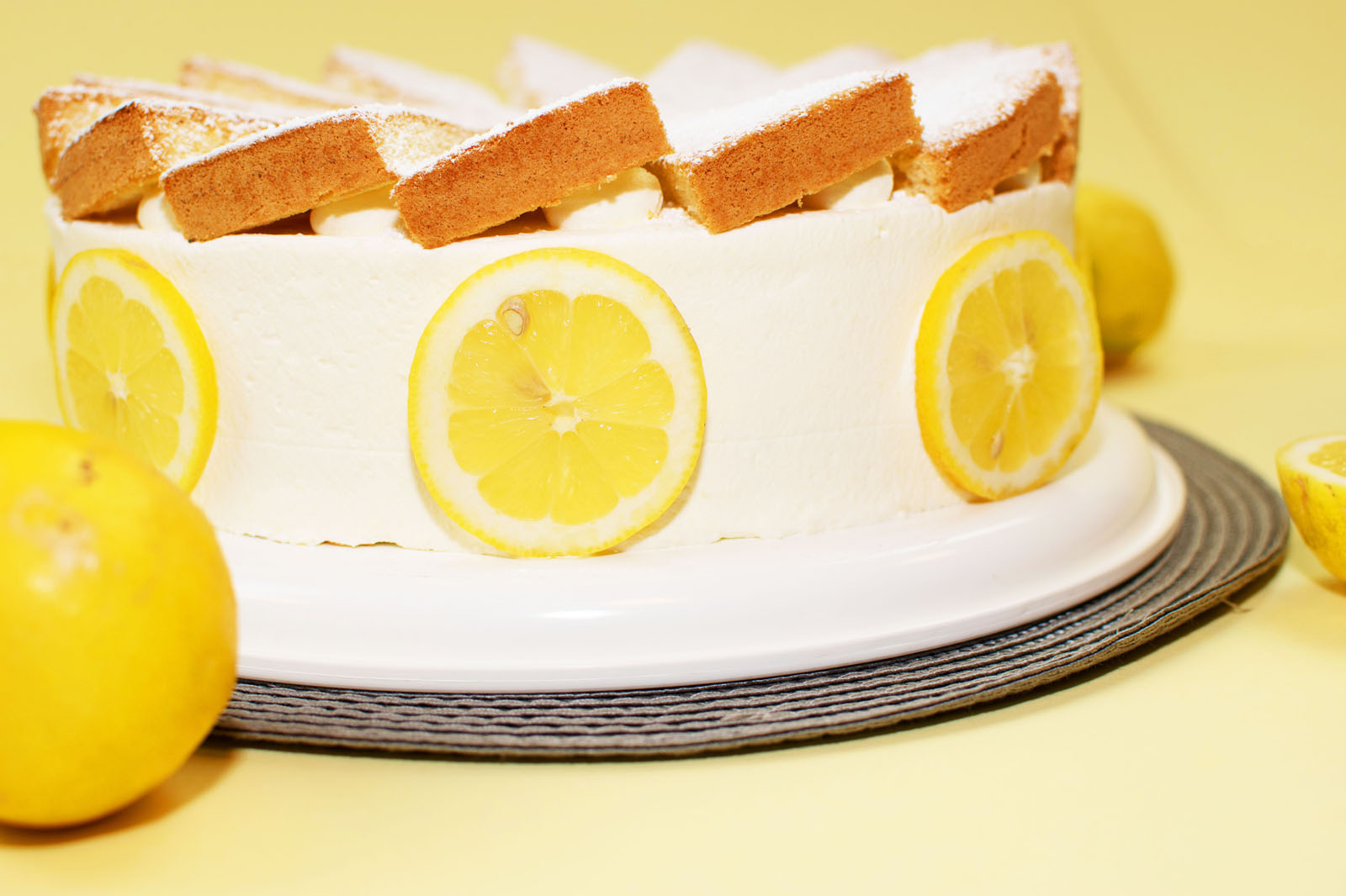 Zitronen-Käsesahnetorte
