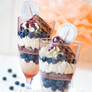Brownie-Heidelbeer-Trifle