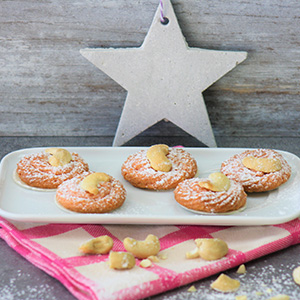 Rosa Marzipan-Cashewkern-Tuffs